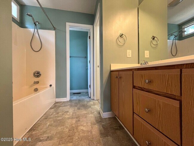 Building Photo - 205 Woodgreen Ln