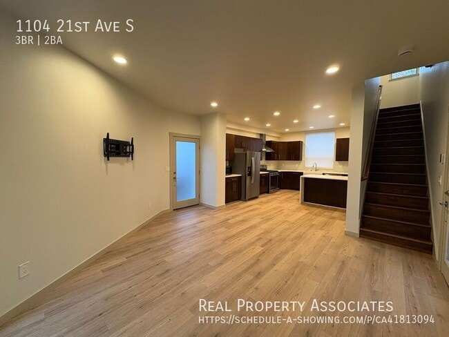 Building Photo - 1104 21st Ave S