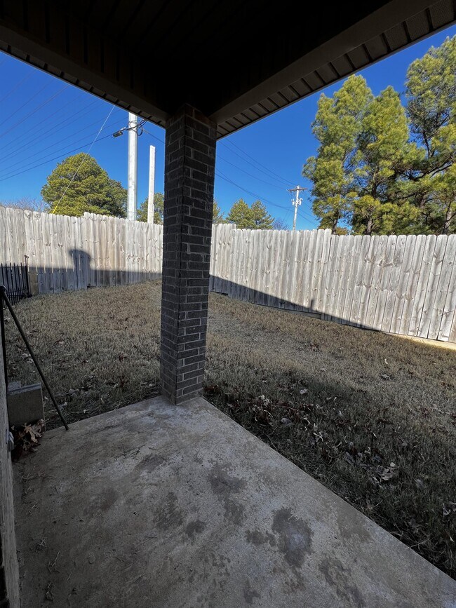 Building Photo - 3529 Western Gales Dr