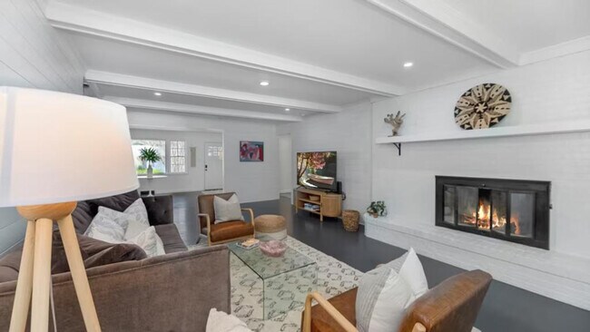 Building Photo - 4959 Parkside Dr