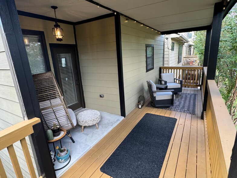 Building Photo - 1387 Studer St