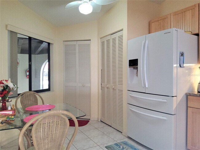 Building Photo - Seasonal 3/2/2 waterfront villa in Punta Gorda