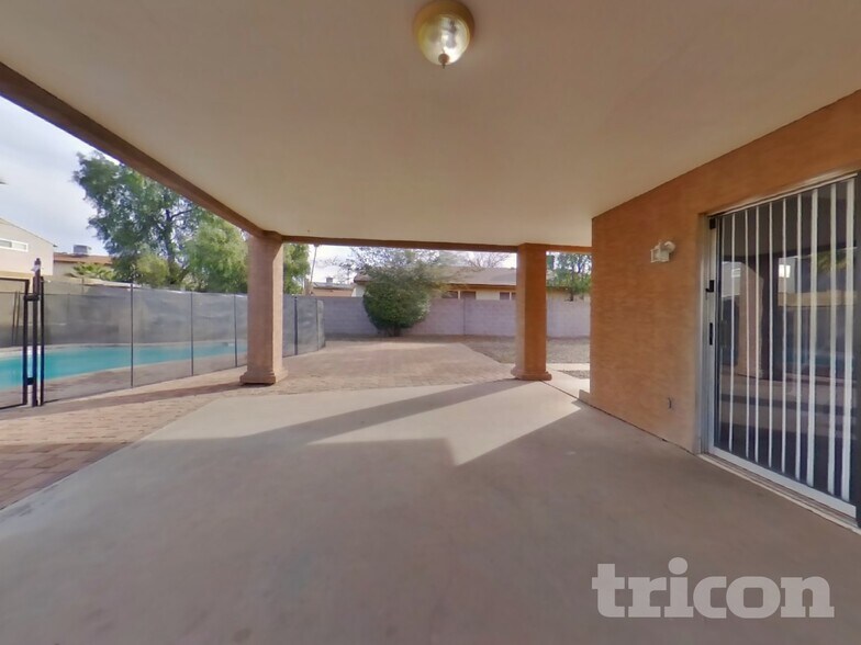 Building Photo - 1406 E Kerry Ln