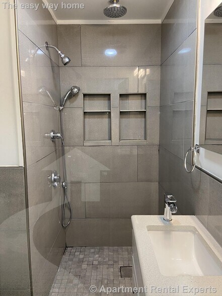 Building Photo - 252 Windsor St