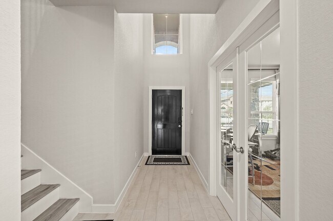 Building Photo - 18419 Windy Knl Wy