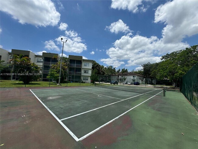 Building Photo - 4215 N University Dr
