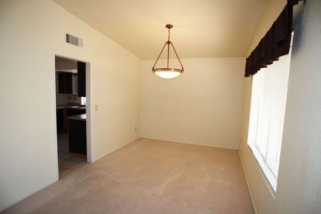 Building Photo - 2920 N La Chiquita Ave