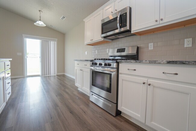 Building Photo - 3154 N Greengate Wy