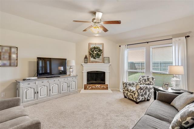 Building Photo - 3104 Oakcrest Dr