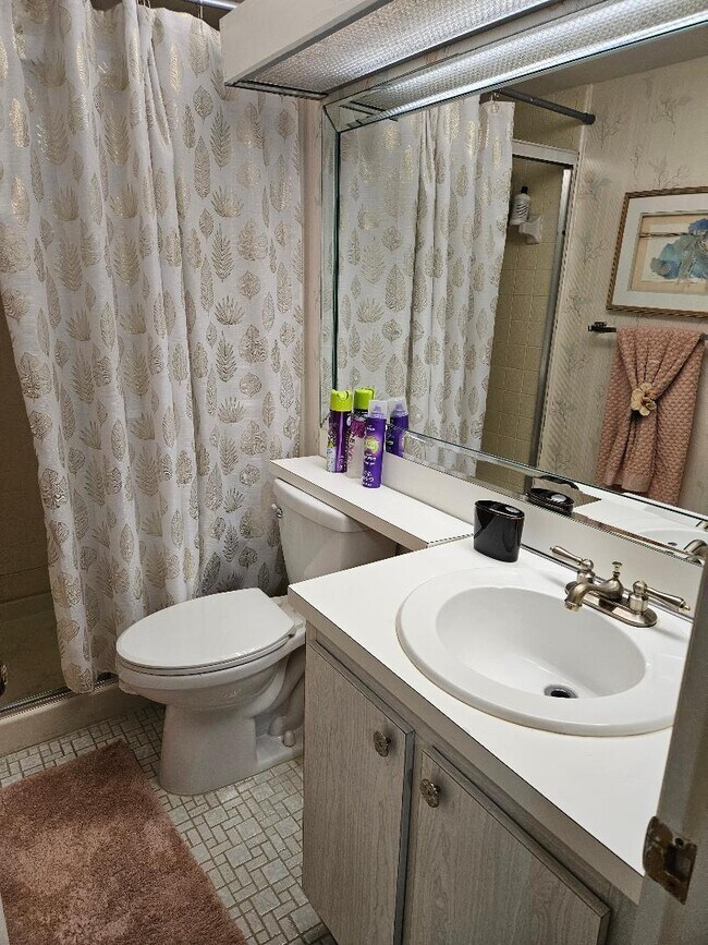 Building Photo - 105 Lake Pine Cir