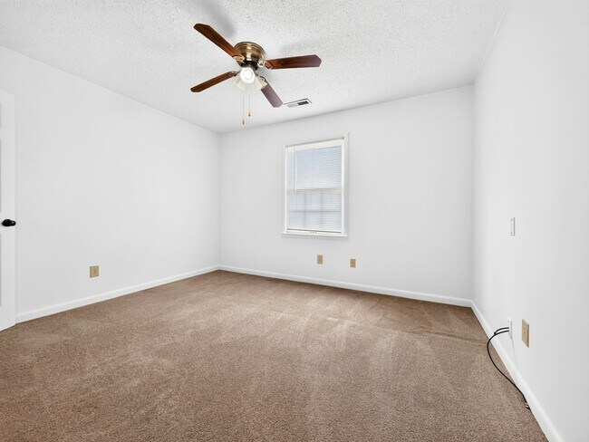 Building Photo - 6209 Friar Tuck Dr NW