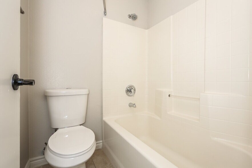 Building Photo - 7909 Rustic Canyon Ct