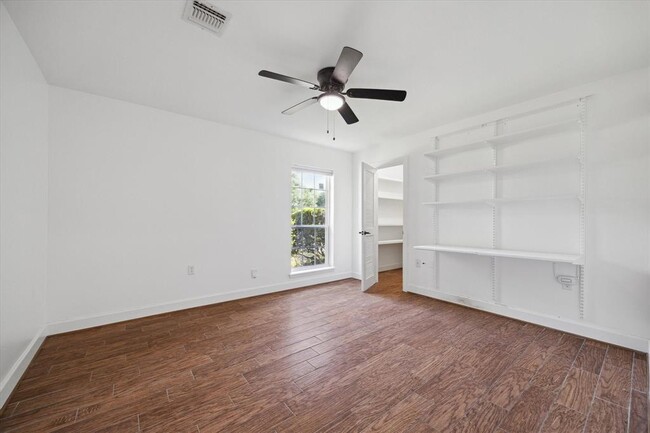 Building Photo - 5731 S Braeswood Blvd