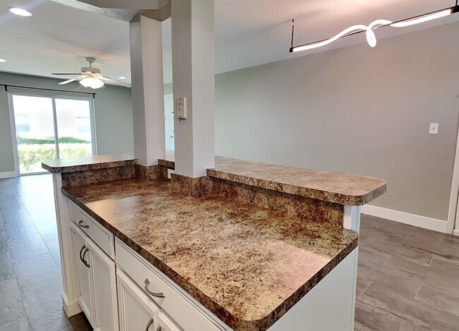 Building Photo - 1500 Gay Rd