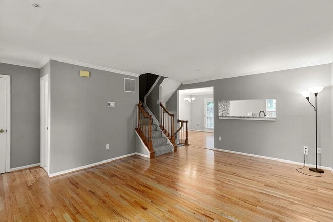 Building Photo - 3 bedroom County Walk Townhouse