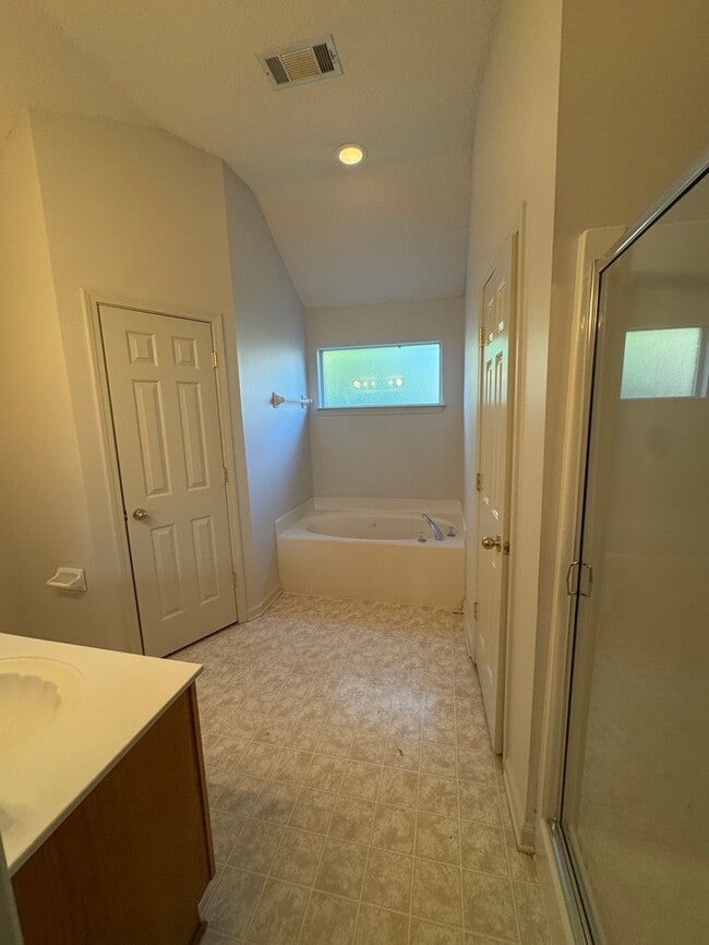 Building Photo - 2817 Misty Bay Dr