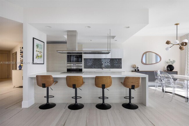 Building Photo - 17301 Biscayne Blvd