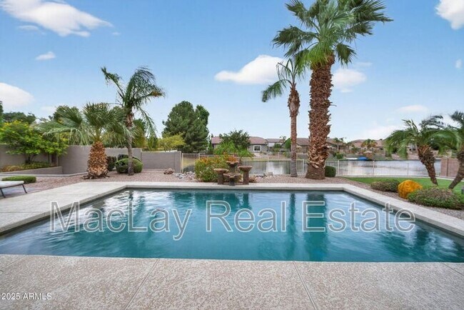 Building Photo - 527 E Tonto Dr