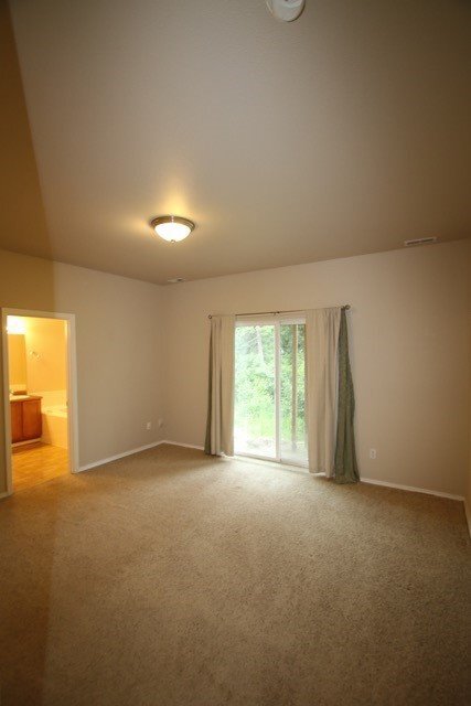 Building Photo - 3 Bedroom South Anchorage Townhouse!