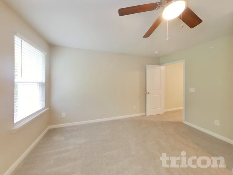 Building Photo - 125 Hickory Sta Ln