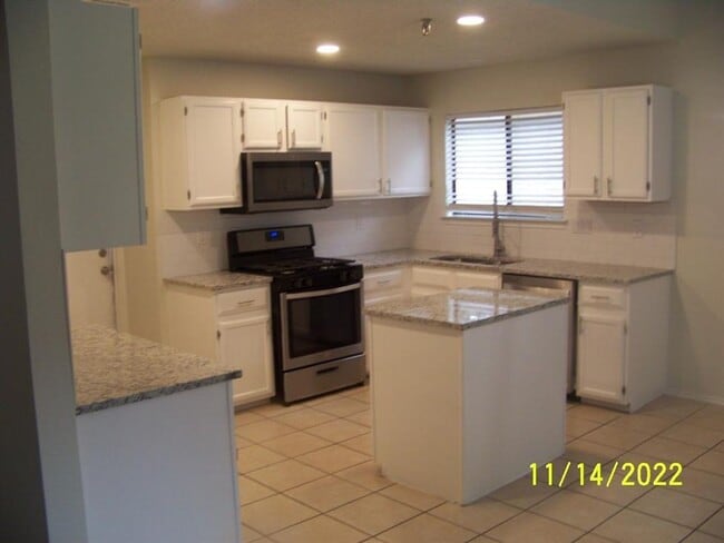 Building Photo - Single story 3 bedroom 2 bath home in Gracywoods