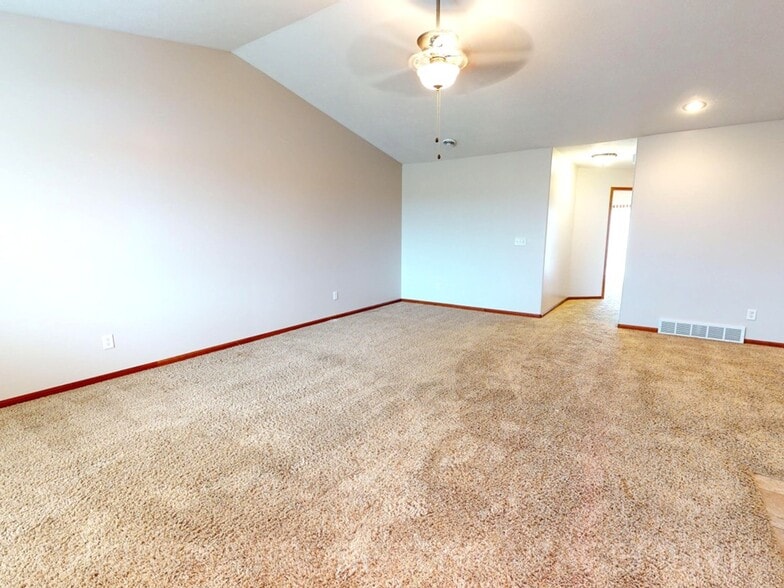 Building Photo - 304 Harvest Trl