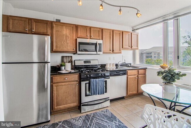 Building Photo - 1220 Blair Mill Rd