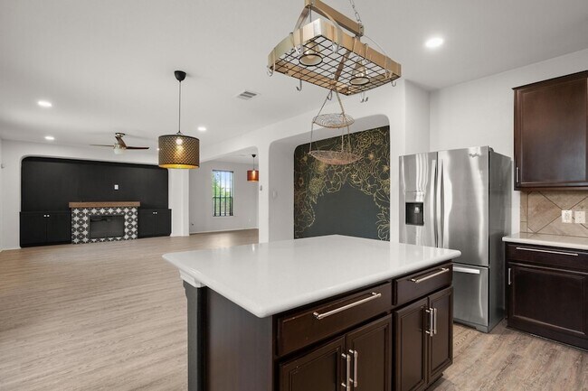 Building Photo - 243 Mancos Dr