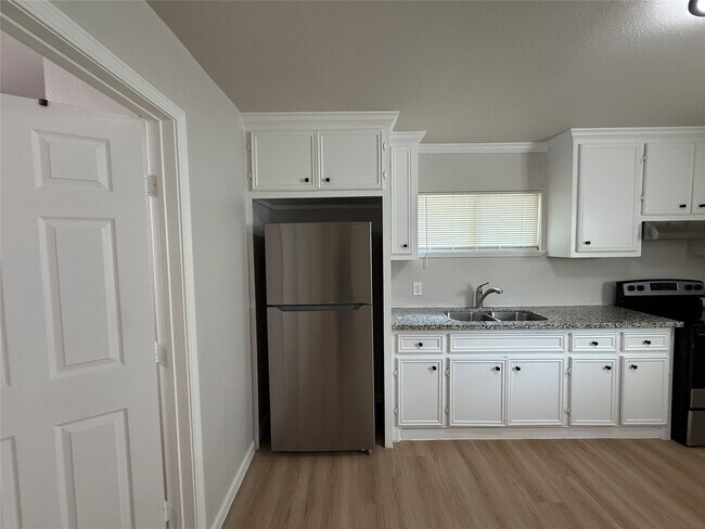 Building Photo - 7427 Avenue I