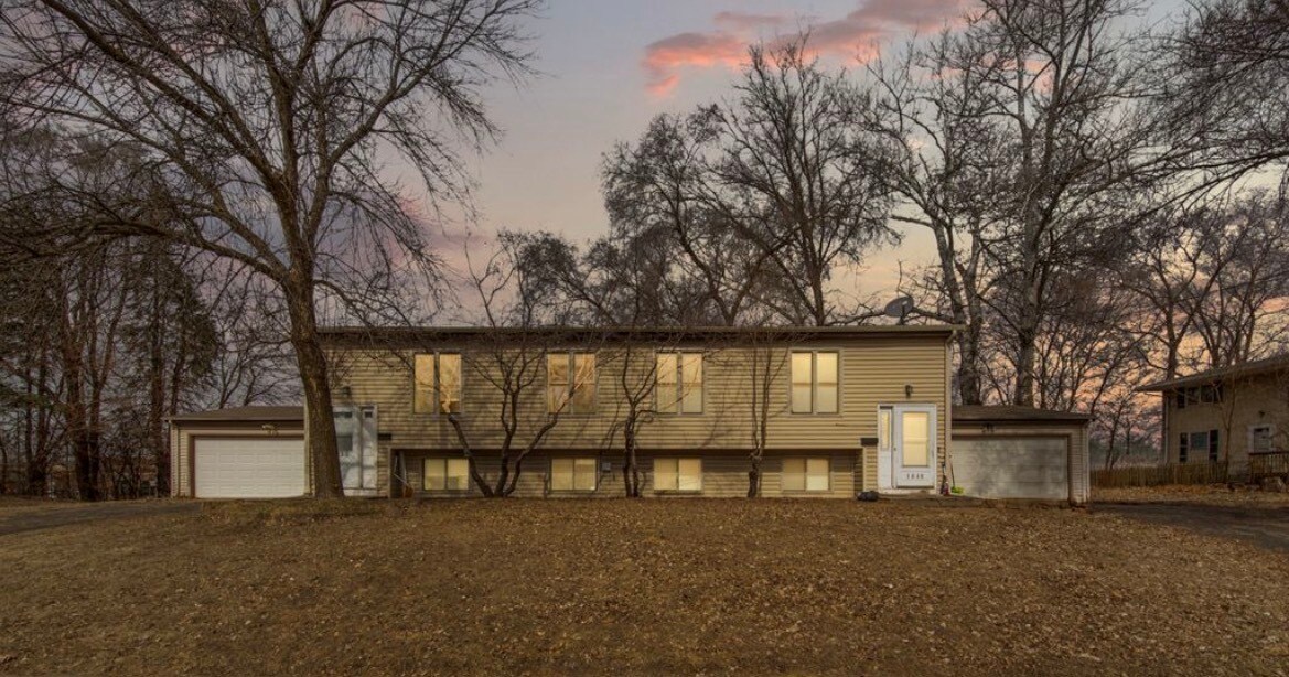 Building Photo - 3828 W 108th St