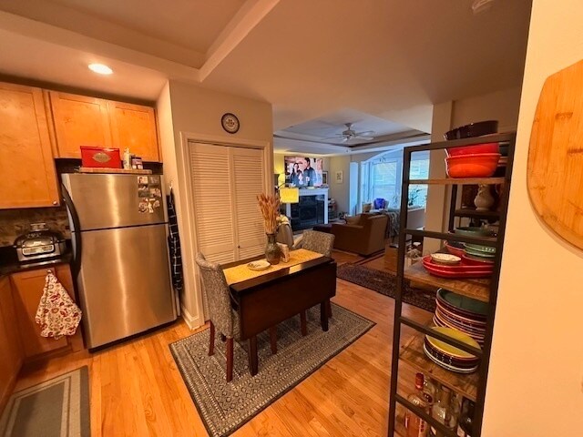 Building Photo - 6912 N Lakewood Ave