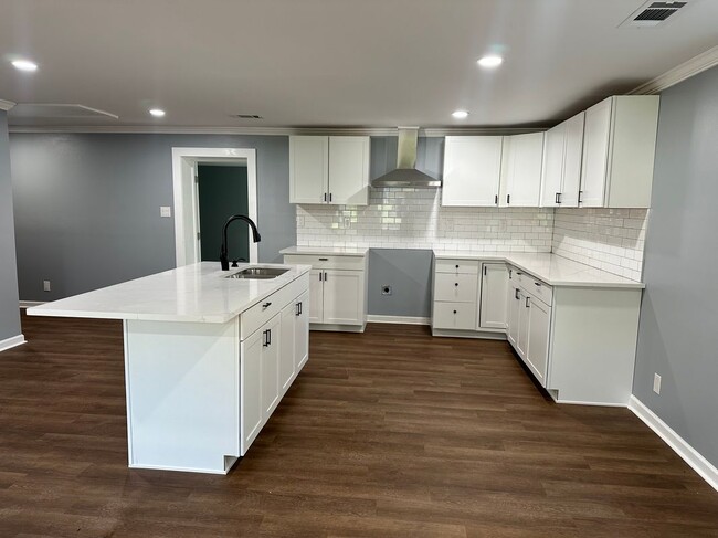 Building Photo - 3658 N 38th St