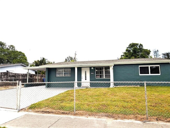 Building Photo - 2721 NW 25th St