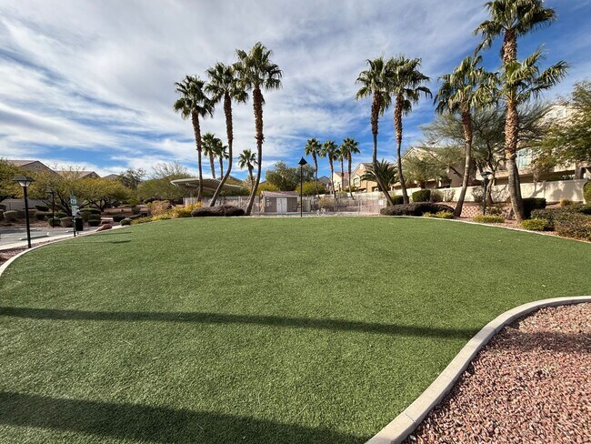 Building Photo - Gorgeous 2Bed/2Bath/1CarGarage TownHouse, located in the NW part of the valley