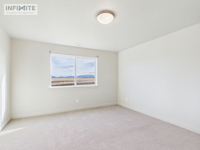 Building Photo - 3 Bedroom plus office space - Modern Comfort in a Peaceful Setting