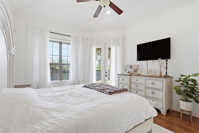 Building Photo - 914 Quintana Roo Pl