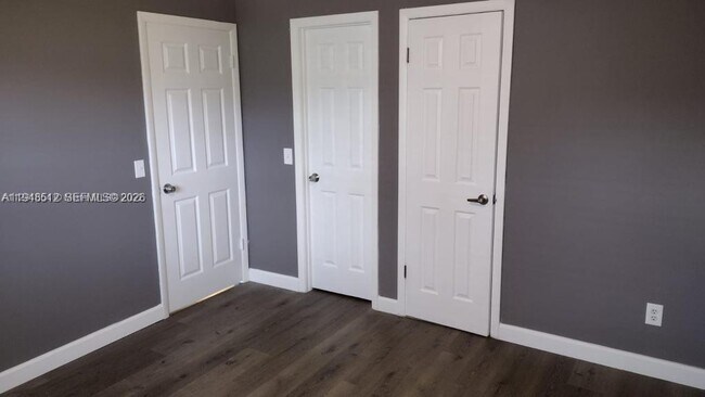 Building Photo - 617 Ixoria Ave