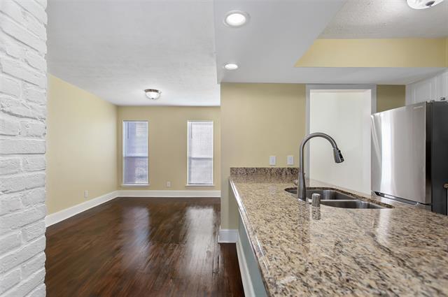 Building Photo - 5904 Sandhurst Ln