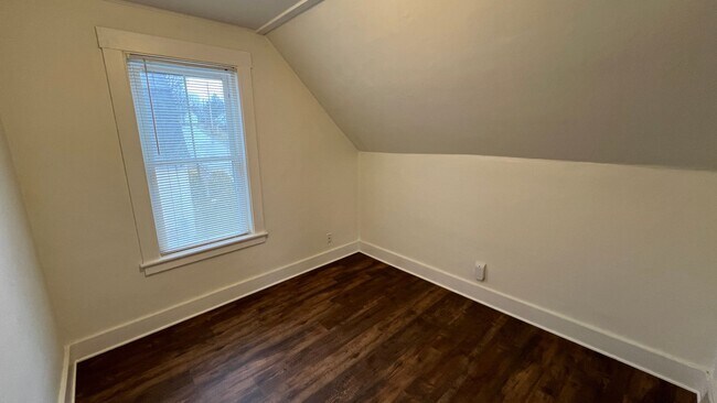 Building Photo - 10 Horne St