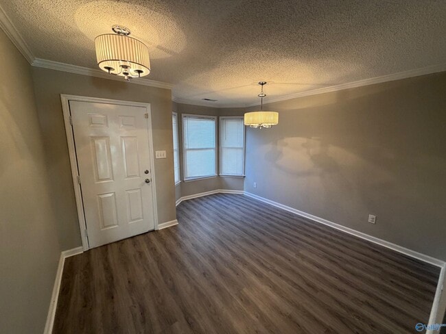 Building Photo - 2405 Halifax Pl SW