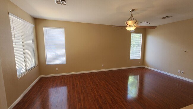 Building Photo - 3 Bedroom Home in Dobson Place Community N...