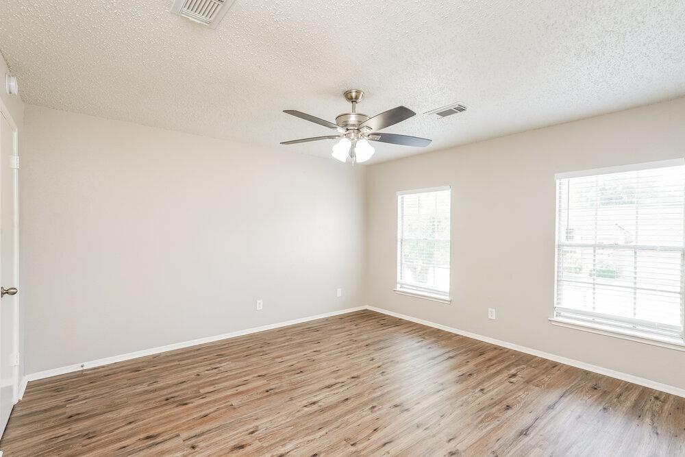 Building Photo - 1506 Newmark Dr