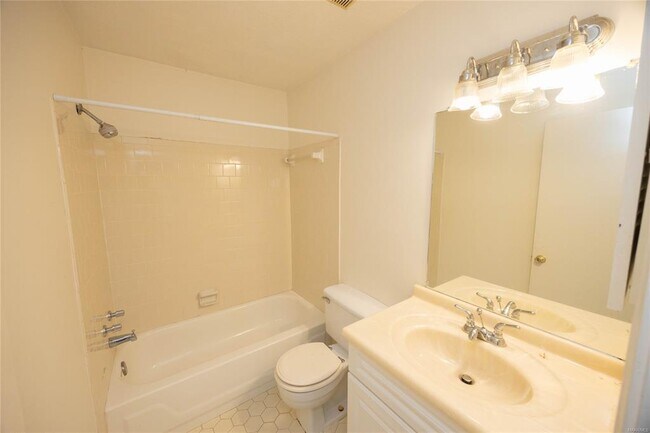 Building Photo - 4732 Retreat Rd