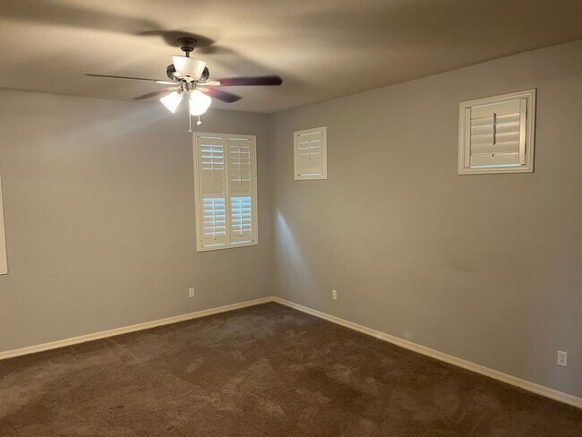 Building Photo - 15728 N 182nd Ln