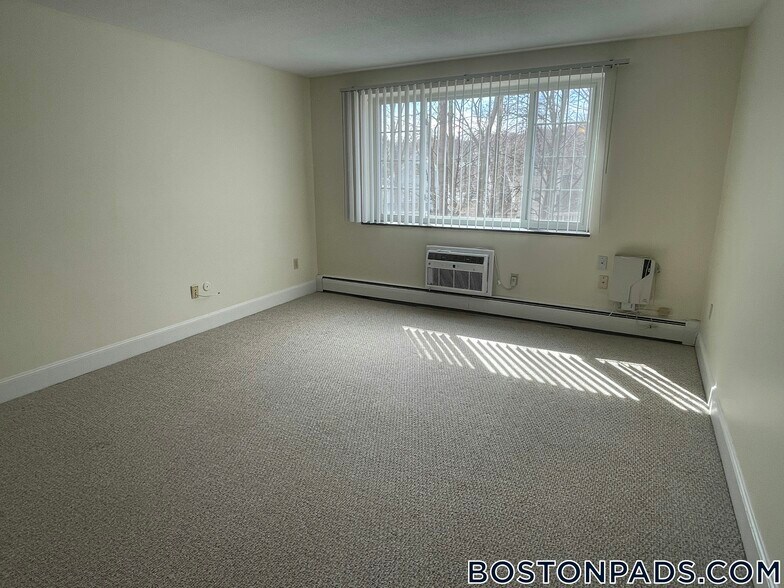 Building Photo - 2 Brattle Dr