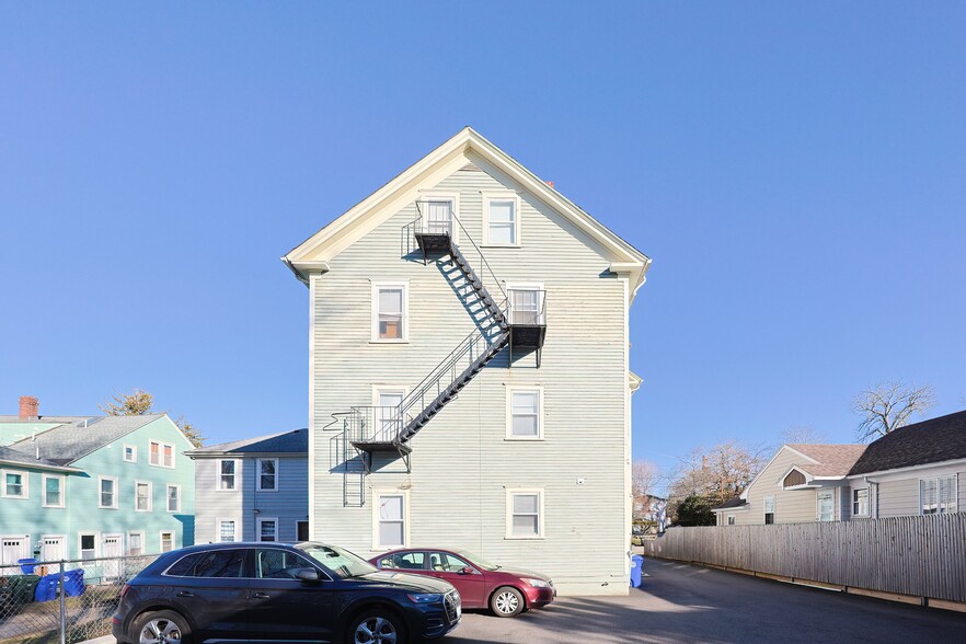 Building Photo - 327 High St