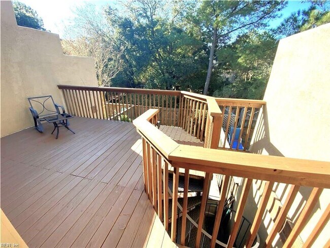 Building Photo - Beach Style Living