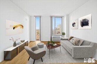 Building Photo - 172 Montague St