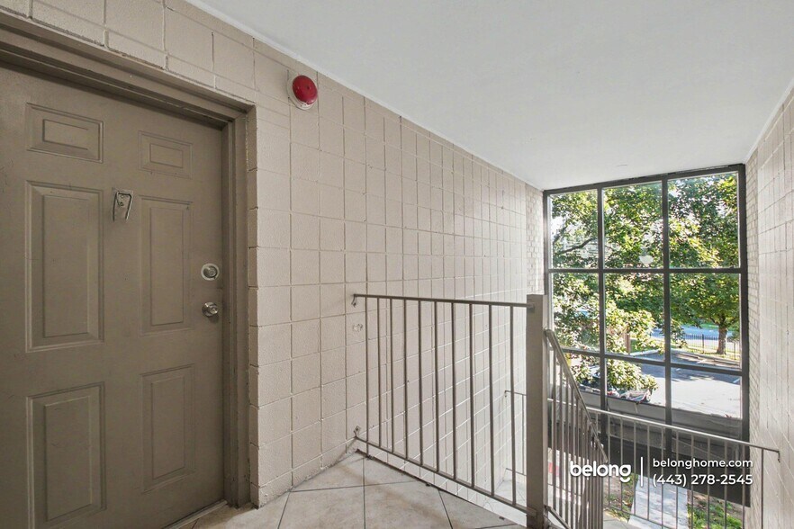 Building Photo - 6301 Hil-Mar Dr