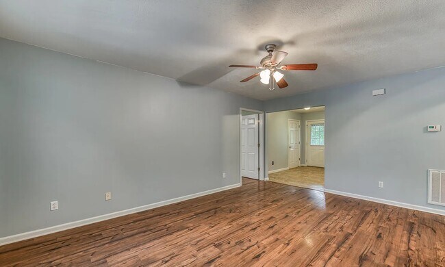 Building Photo - 4320 Comet Ln